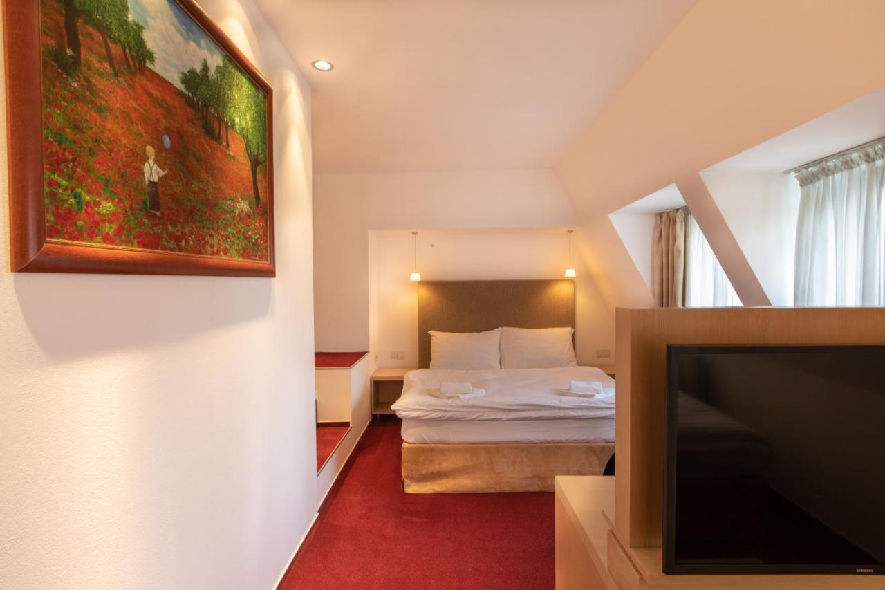 Hotel Villa Necas Zilina Exterior photo