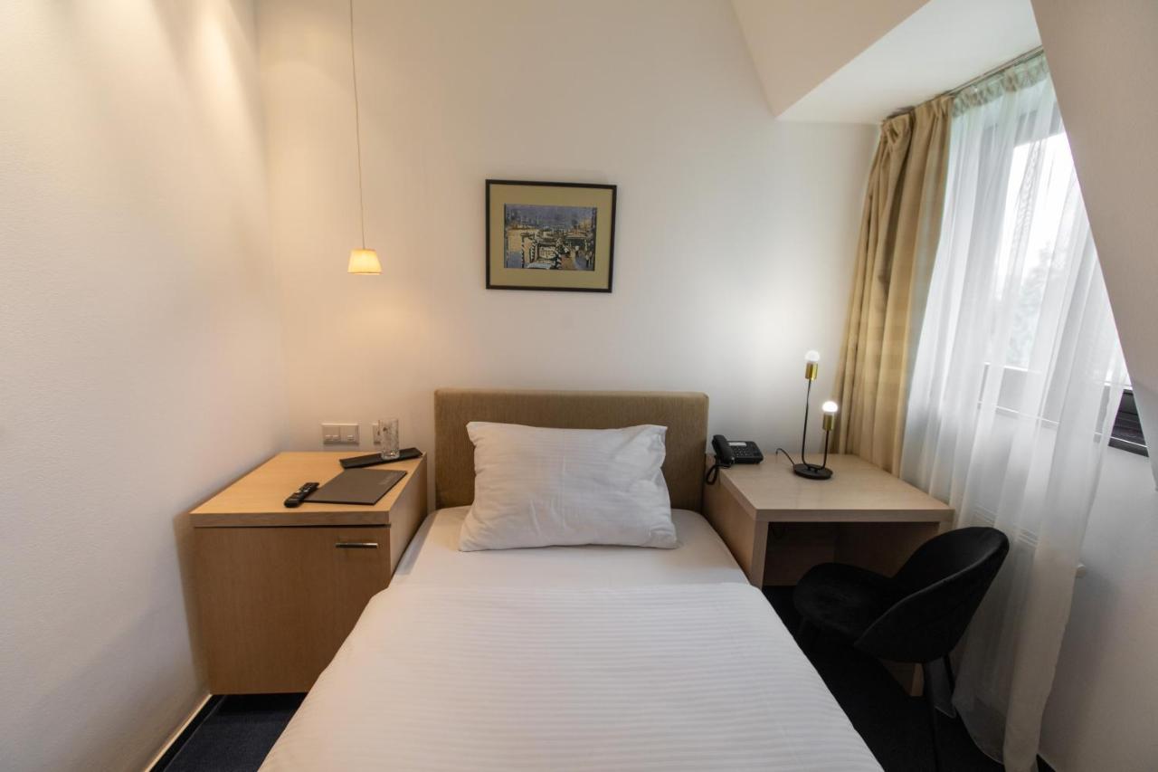 Hotel Villa Necas Zilina Exterior photo
