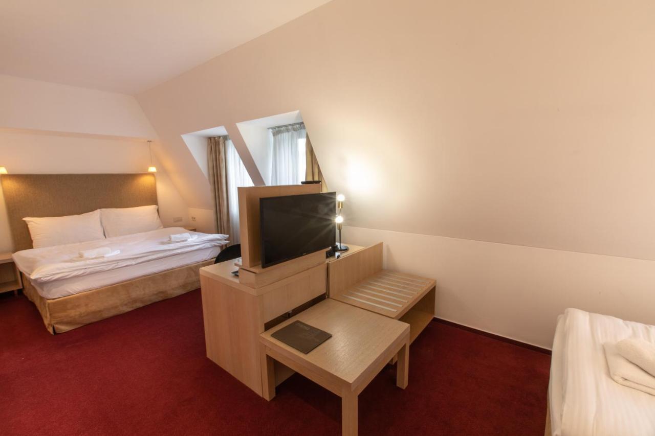 Hotel Villa Necas Zilina Exterior photo