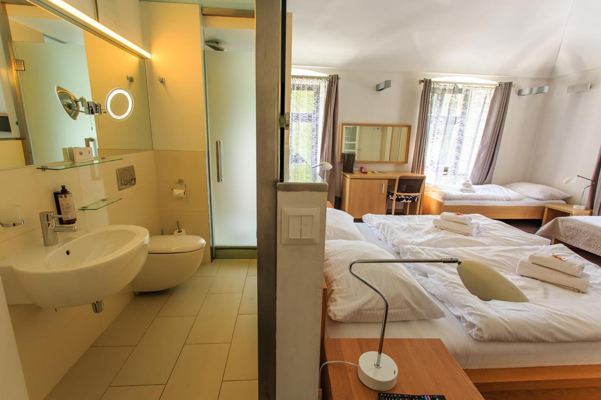 Hotel Villa Necas Zilina Exterior photo