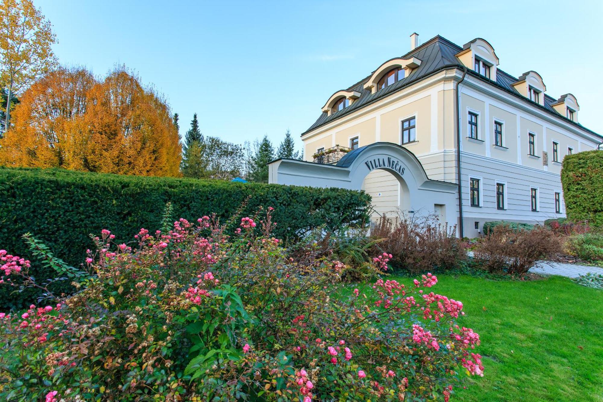 Hotel Villa Necas Zilina Exterior photo