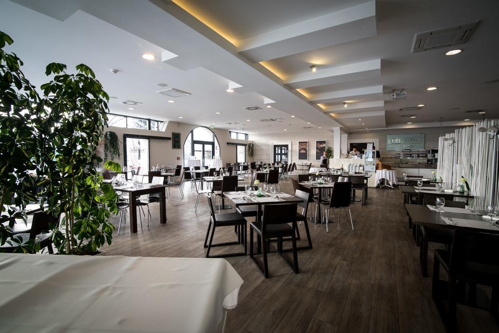 Hotel Villa Necas Zilina Exterior photo